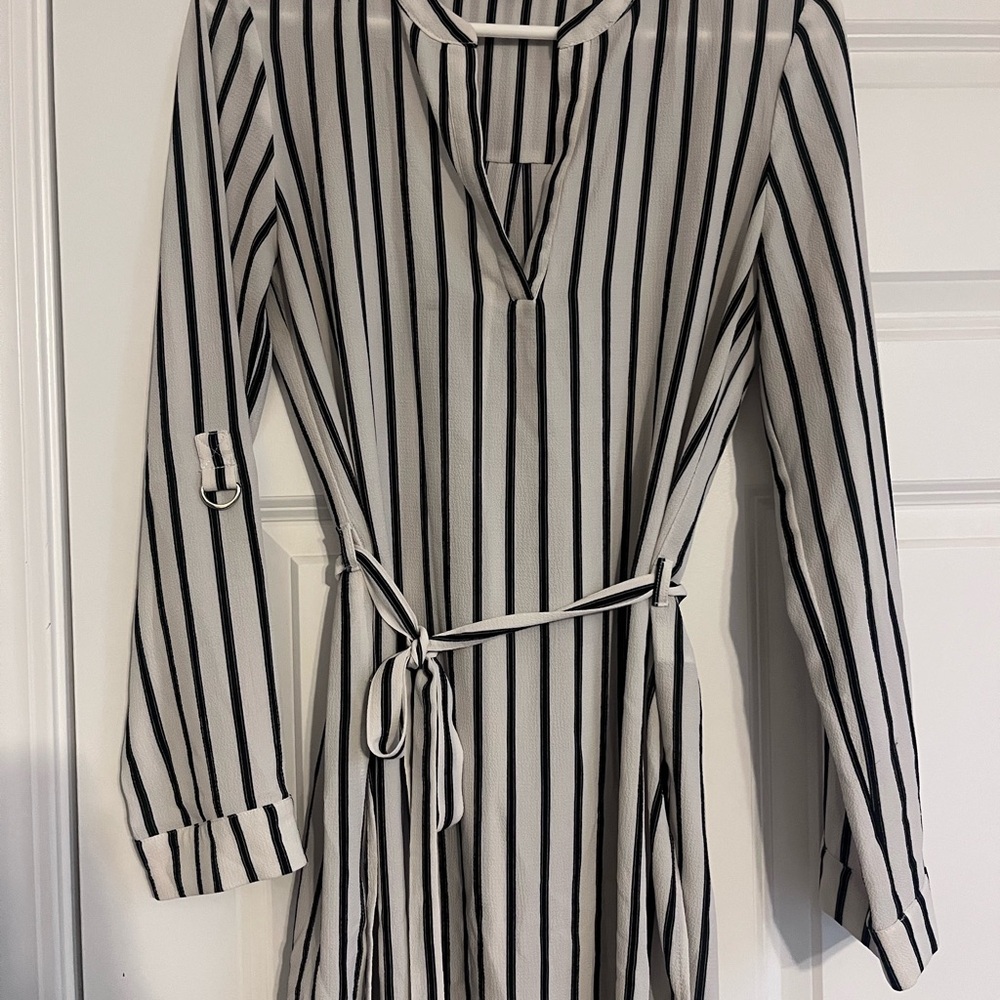 Forever 21 Womens Black White Striped Top With Belt S